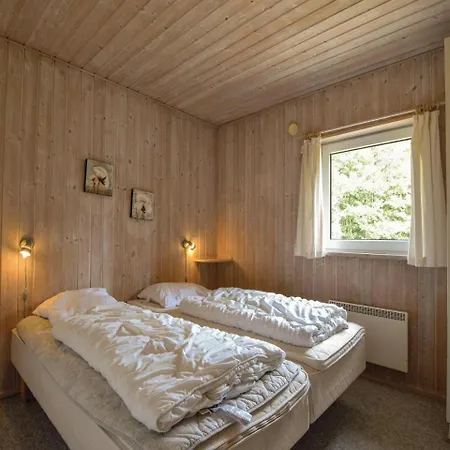 Five Bedroom Holiday In Blavand
