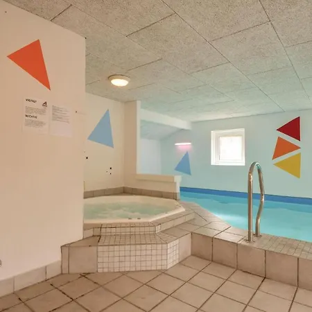 Vakantiehuis Five Bedroom Holiday In Blavand Varde