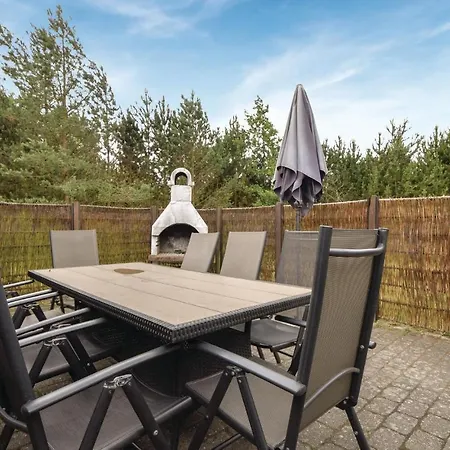 Five Bedroom Holiday In Blavand