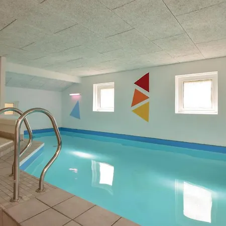 Five Bedroom Holiday In Blavand Vakantiehuis